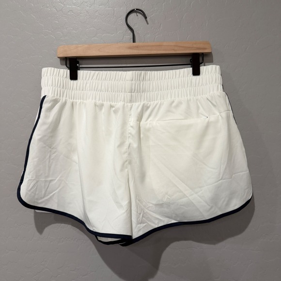 Varley Arlington Mid Rise 2" Running Short NWT - Picture 6 of 7